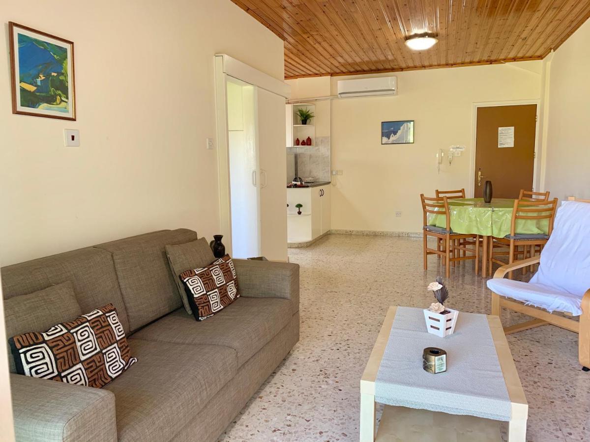 Himonas Apartments Pissoúri Extérieur photo